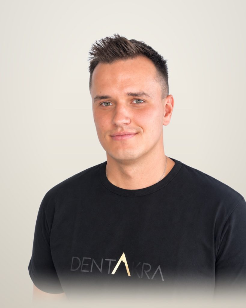 MDDr. Michal Kučma, zubný lekár, DENTAKRA Poprad